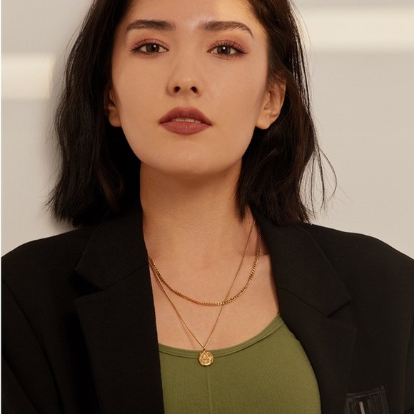 Pretty Layered Chain Necklace - Picture 7 of 7